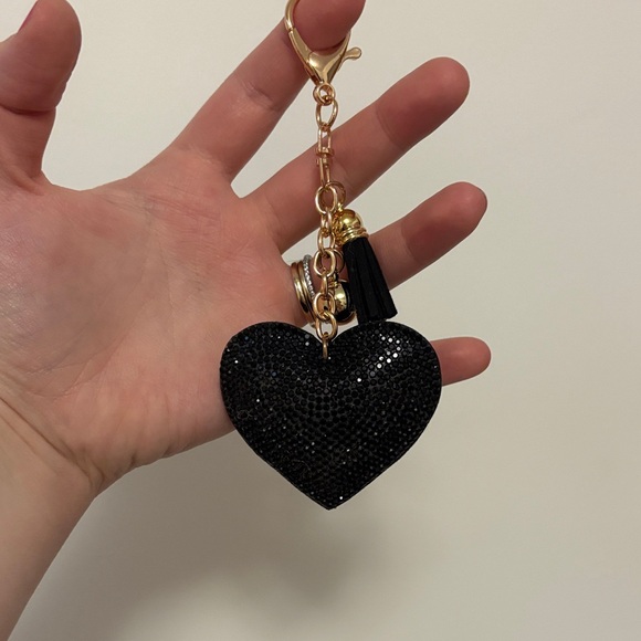 Elegant Black Heart Keychain with Gold Accents - Picture 3 of 4